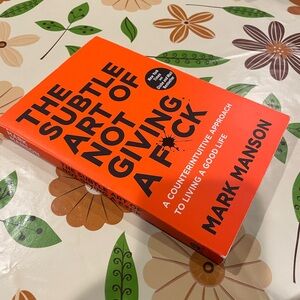 🌻3/$20 The Subtle Art of Not Giving a F*ck Book by Mark Manson